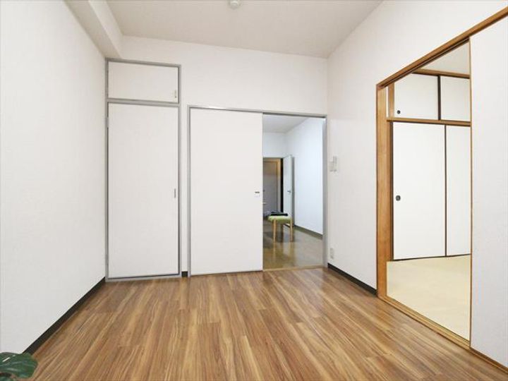 シャンピア味酒の内装