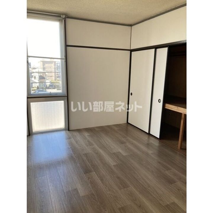 ハヤシビルの居間