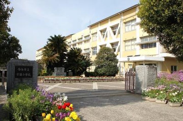 Queen palaceの周辺