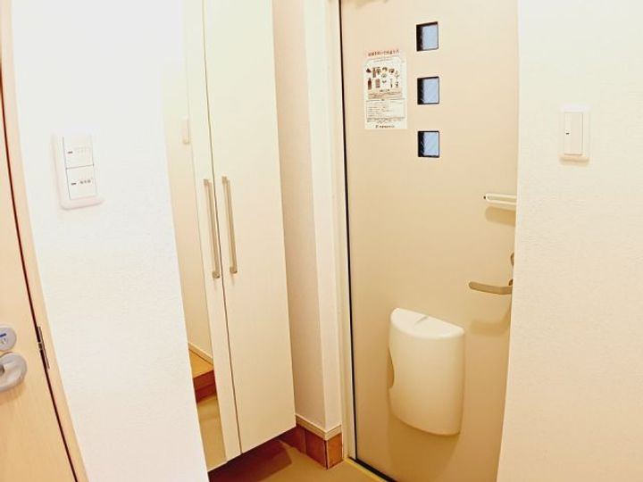 ブランニューメゾンの玄関