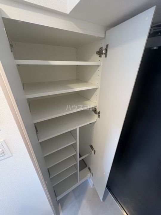 S-RESIDENCE原木中山azureの内装