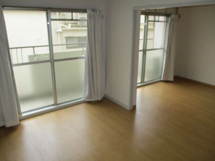 林ハイツの居間