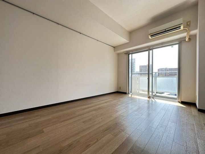 広瀬北ビルの居間