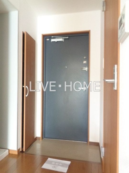 東京都杉並区下井草2(マンション)の賃貸物件の玄関