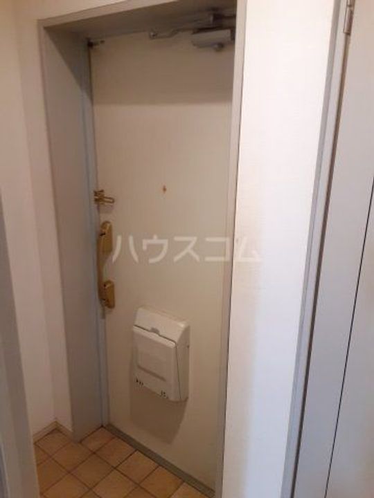 アクシア八芳の玄関