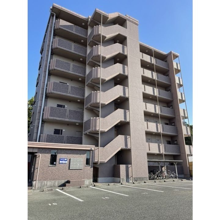 ルイス一番館の外観