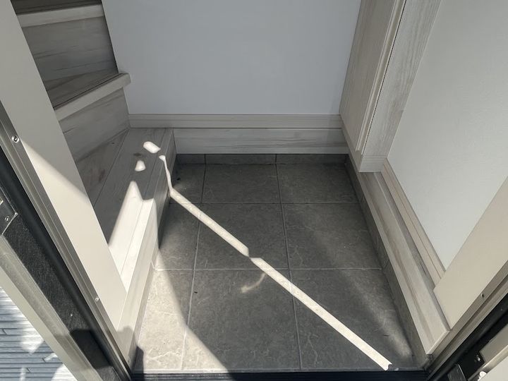 アークテラス荒町の玄関