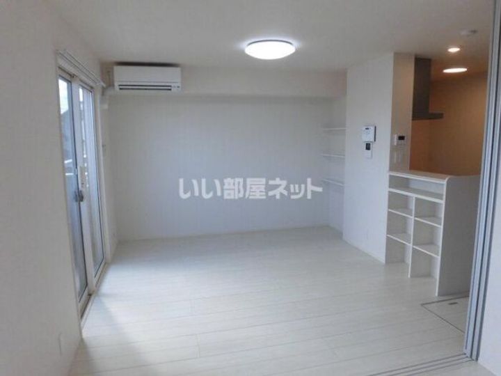 福島県郡山市字山崎(アパート)の賃貸物件の居間
