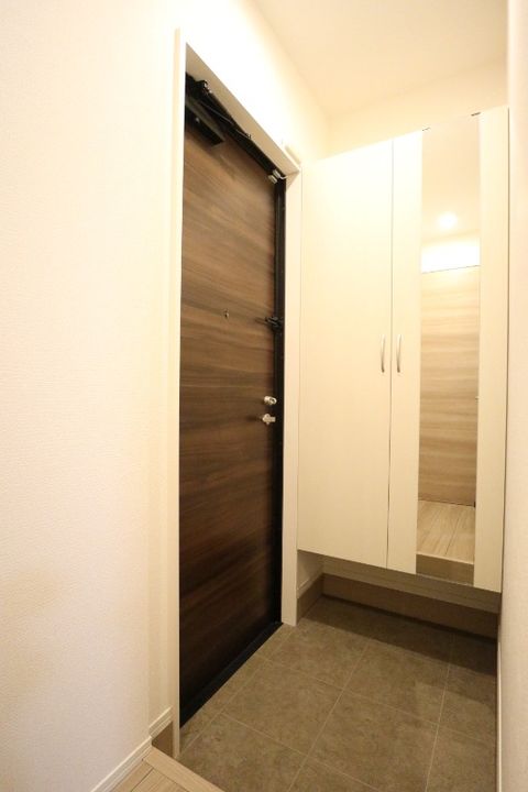 岡山県倉敷市老松町4(アパート)の賃貸物件の玄関