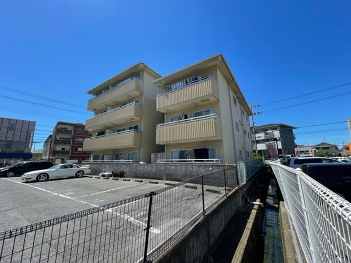 松尾マンションの外観