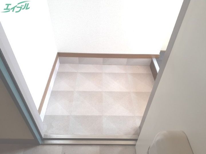 ウイングルートIIの玄関