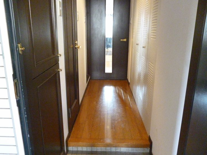 朝日プラザ新町の玄関