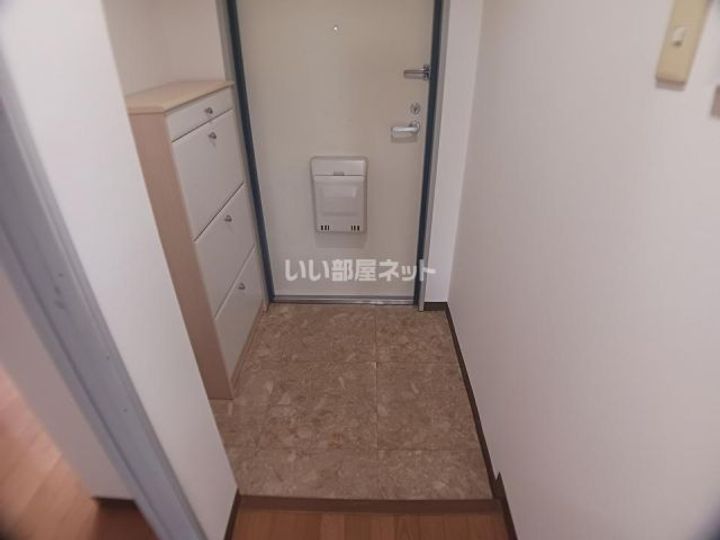 アンファミーユ西小路の玄関