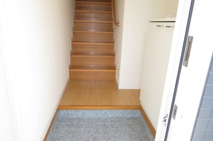 ルシオール C棟の玄関