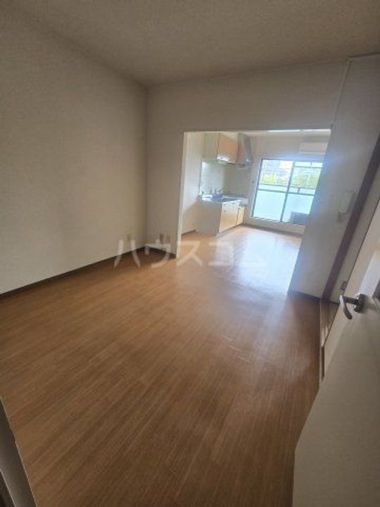 ハイツ松尾の居間