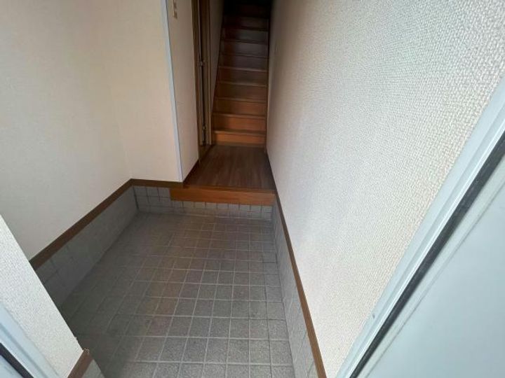 愛知県日進市赤池1(一戸建)の賃貸物件の玄関
