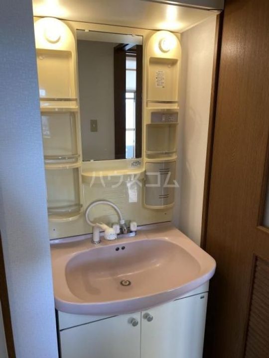 カネキビルの内装