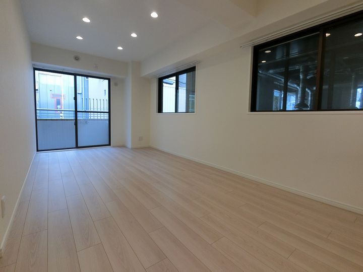 ラインビルド肥後橋の居間