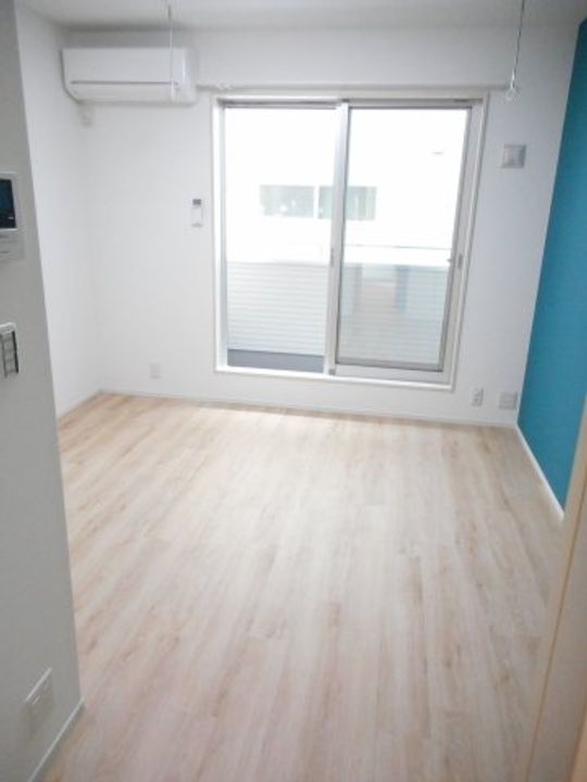 埼玉県東松山市高坂5(アパート)の賃貸物件の居間