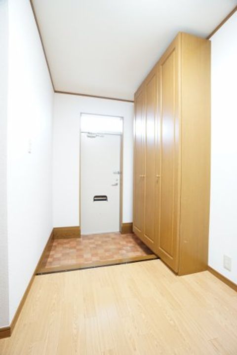 千葉県千葉市緑区誉田町1(一戸建)の賃貸物件の玄関
