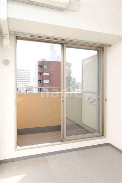 アルファード秋葉原の居間