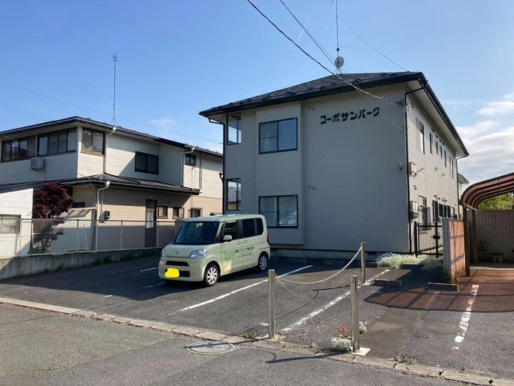 コーポサンパークの外観