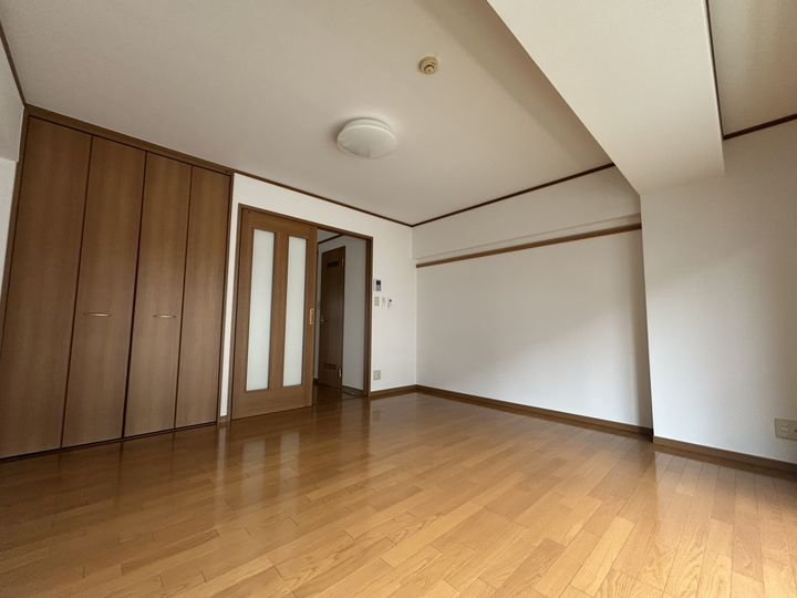 伊藤ビルの居間