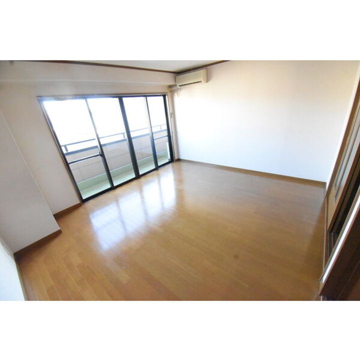 アイムビルの内装