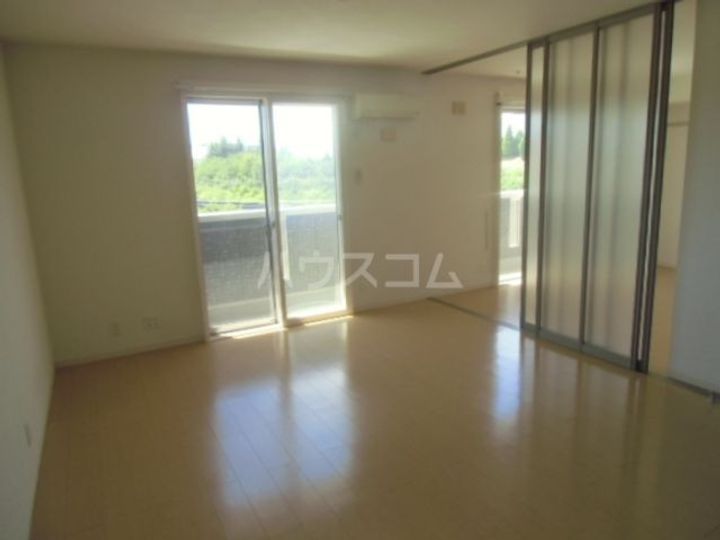 山梨県甲斐市下今井(アパート)の賃貸物件の居間