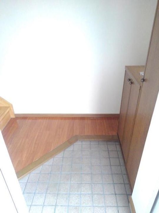 スカイフィールドαの玄関