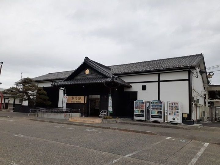 スカイフィールドαの周辺