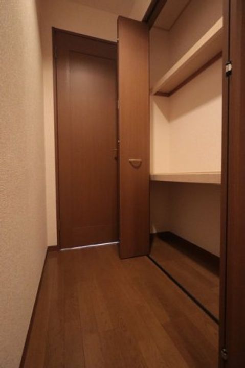 新潟県長岡市千歳2(マンション)の賃貸物件の内装