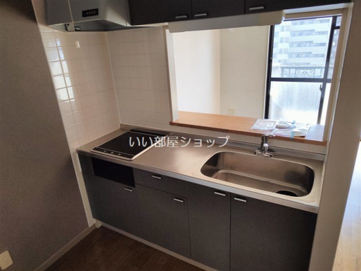 Uマンションのキッチン