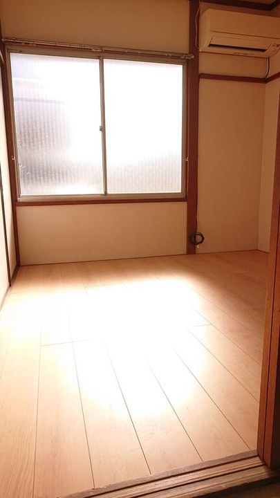 三貴荘の居間