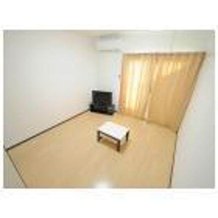 クレイノ田原の居間