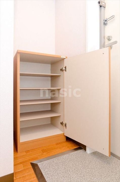 アミークス日野神明の玄関