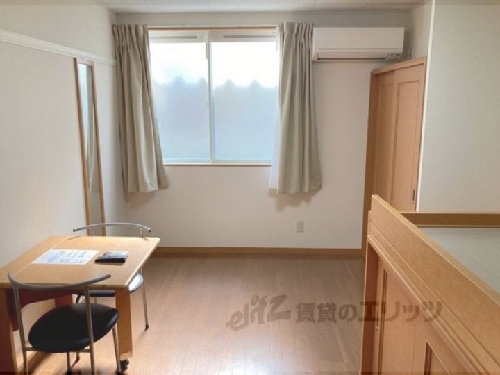 レオパレスHalfMoonの居間