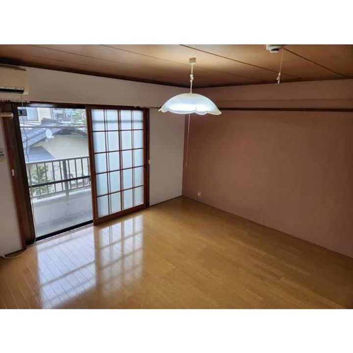 西舘マンションの居間