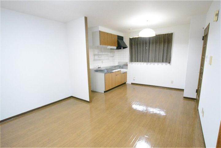 柞田下野ハイツの居間