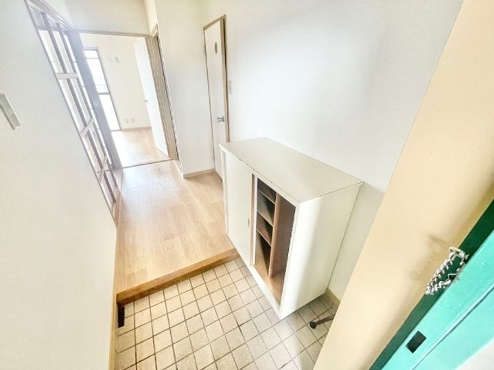 めぞん明円の玄関