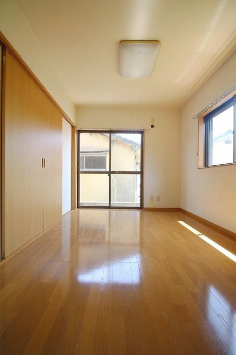 松永アパートの居間