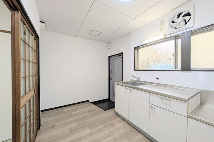 高田マンションの居間