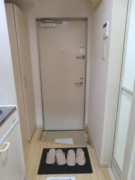 ドミール本郷台IIの玄関