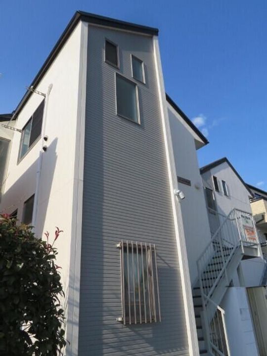 ドミール本郷台IIの外観