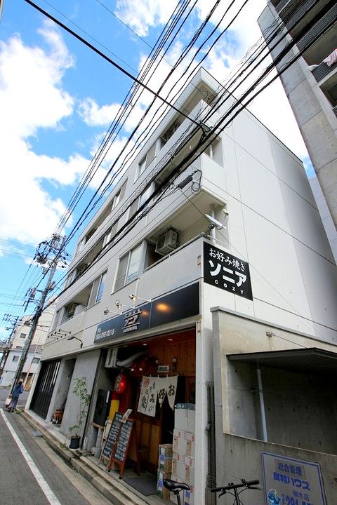 サンビルの外観