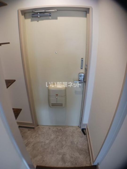 兵庫県加東市上中1(アパート)の賃貸物件の玄関