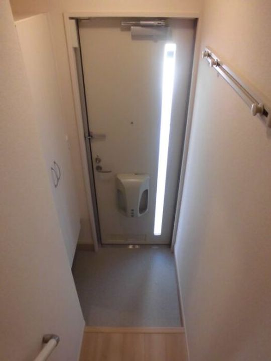 群馬県藤岡市岡之郷(アパート)の賃貸物件の玄関