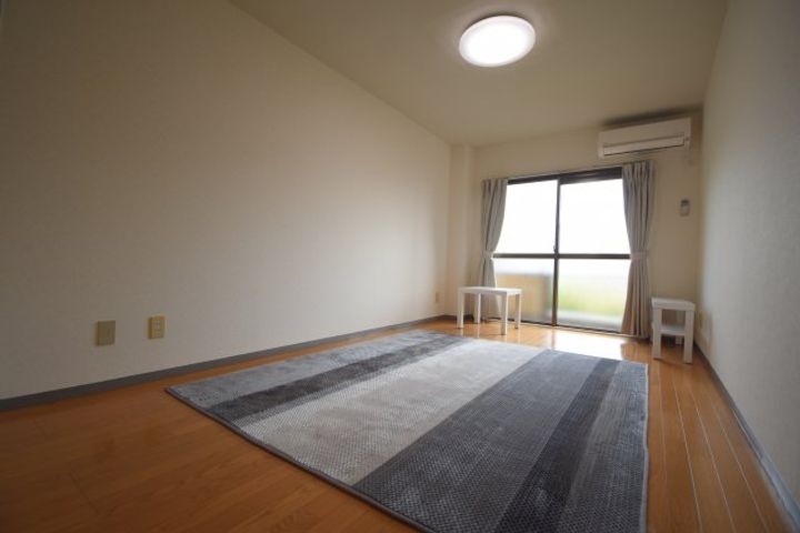 神奈川県川崎市多摩区登戸(マンション)の賃貸物件の居間