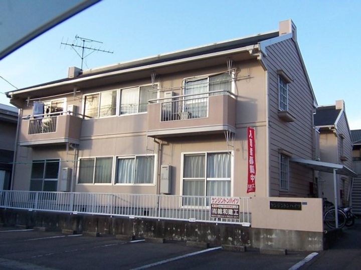 ケンジントンハイツ Bの外観