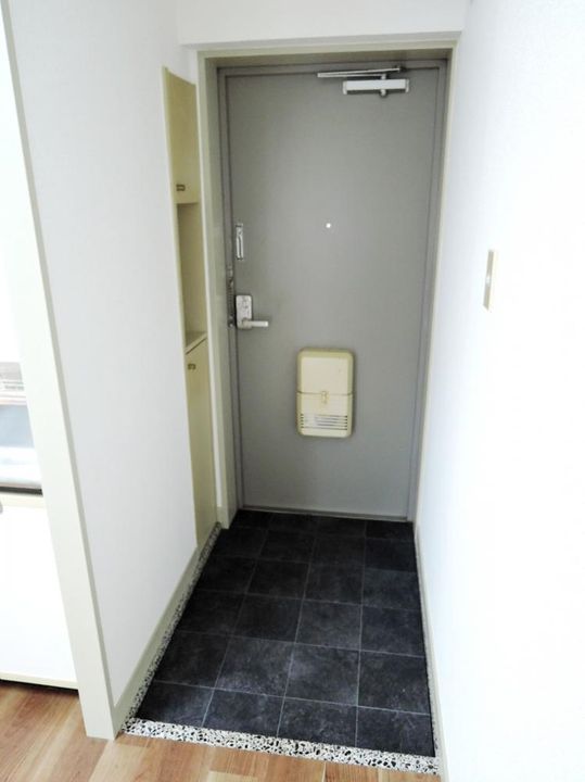 東京都立川市曙町2(マンション)の賃貸物件の玄関